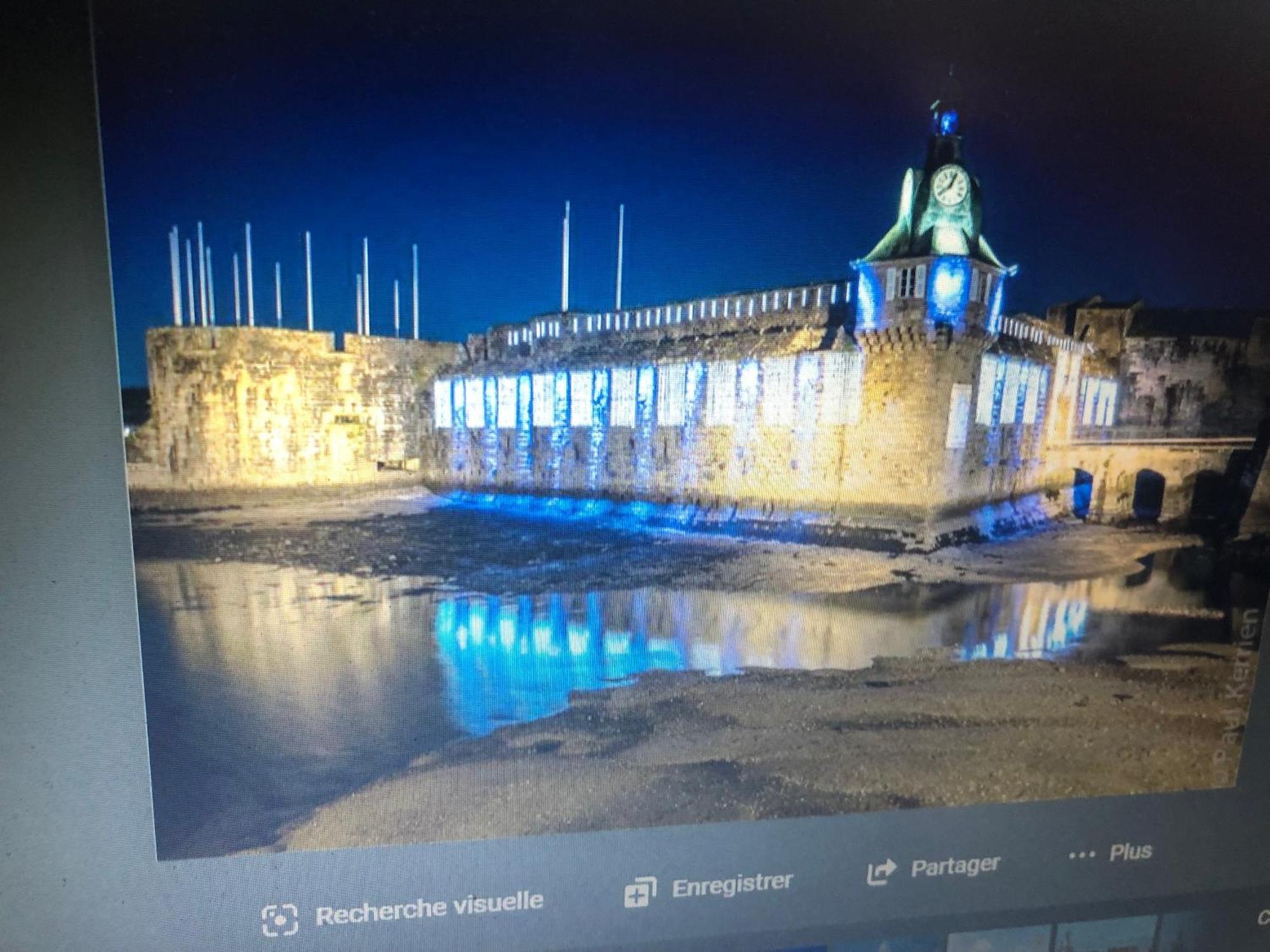 Loue très bel app 75 m2 deco modern 150 M Port- Ville close-Halles-Marché 15mn (en flânant)des plages et belle corniche Concarneau Exterior foto